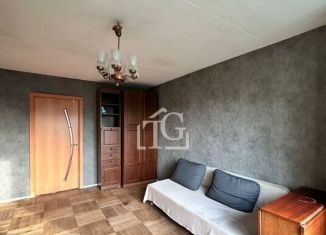 Продам 3-ком. квартиру, 42.2 м2, Санкт-Петербург, проспект Ветеранов, 22
