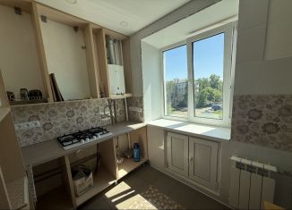 Сдаю в аренду 2-комнатную квартиру, 40 м2, Бор, улица Победы, 13