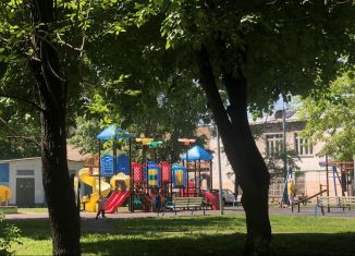 Трехкомнатная квартира на продажу, 57.4 м2, Москва, улица Молостовых, 12, улица Молостовых