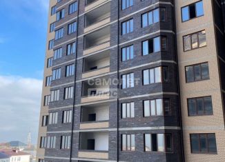 Продажа 1-ком. квартиры, 50 м2, Хасавюрт, улица Акаева, 3