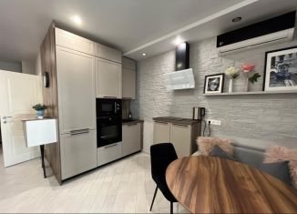 Сдается в аренду 2-комнатная квартира, 44.5 м2, Краснодар, Красная улица, 176лит5/2, микрорайон Центральный