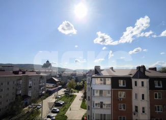 Продается двухкомнатная квартира, 57 м2, Горячий Ключ, улица Ленина, 199Б