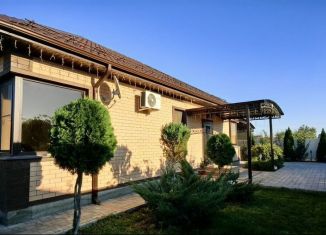 Продаю дом, 120 м2, Белореченск, улица Шопина