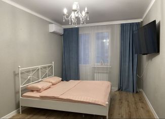 Сдаю 1-ком. квартиру, 40 м2, Ростов-на-Дону, улица Рыльского, 1, ЖК Каскад