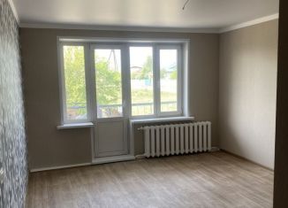 Продажа 2-комнатной квартиры, 54 м2, село Лугавское, улица Ленина, 15