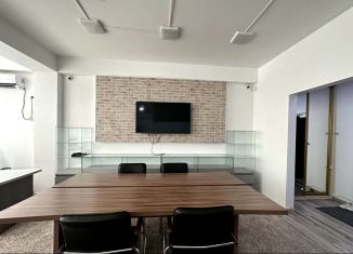 Сдам в аренду офис, 43 м2, Махачкала, улица Абдулхамида Юсупова, 1, Советский район