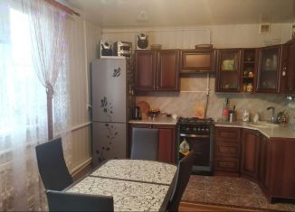 Продается 4-комнатная квартира, 87 м2, станица Барсуковская, улица Ленина