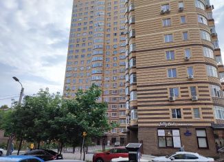 Продам 3-комнатную квартиру, 90 м2, Ростовская область, Университетский переулок, 137