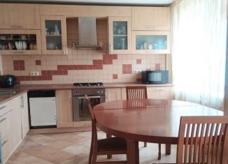 Продажа трехкомнатной квартиры, 80 м2, Самара, Дачная улица, 28, метро Московская