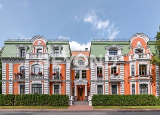 Продается трехкомнатная квартира, 230 м2, Санкт-Петербург, Санаторная аллея, 3, метро Петроградская