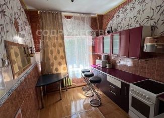 Продажа 4-комнатной квартиры, 76.5 м2, деревня Красная Слобода, улица Строителей, 12