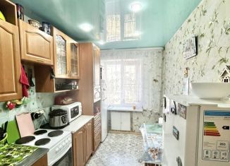 Продажа двухкомнатной квартиры, 49.9 м2, Карпинск, улица Мира, 45
