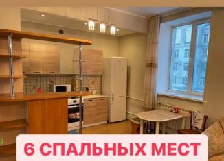 Сдаю трехкомнатную квартиру, 70 м2, Новокузнецк, улица Мичурина, 5