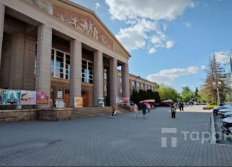 Продается 2-ком. квартира, 53.6 м2, Челябинск, улица Цвиллинга, 55А, Советский район