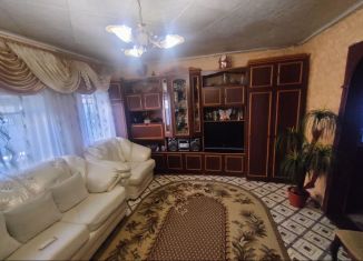 Продаю 3-комнатную квартиру, 83 м2, Астраханская область, улица Короленко, 8