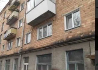 Продается двухкомнатная квартира, 42 м2, Абакан, улица Ленинского Комсомола, 13