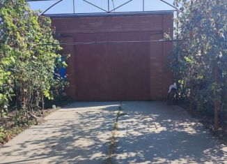 Продаю гараж, 30 м2, станица Кущёвская, улица Ленина, 49