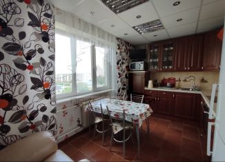 Продаю двухкомнатную квартиру, 65 м2, Челябинская область, Луганская улица, 7