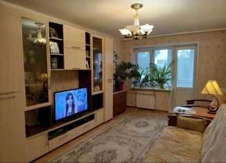 Продается трехкомнатная квартира, 58 м2, Свердловская область, улица Дёмина, 35