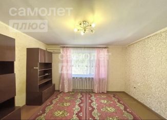 Продам двухкомнатную квартиру, 49 м2, Приморско-Ахтарск, улица Комиссара Шевченко, 105