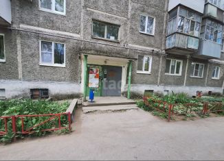 Двухкомнатная квартира на продажу, 46.8 м2, Первоуральск, улица Строителей, 24