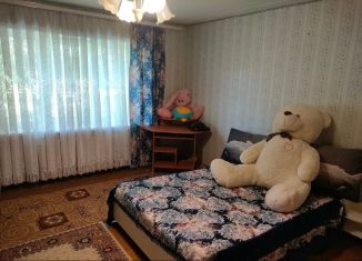 Продаю трехкомнатную квартиру, 67 м2, Челябинская область, Набережная улица, 37