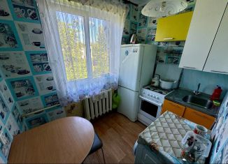 Сдается в аренду двухкомнатная квартира, 42 м2, Ленинградская область, Большая Советская улица, 6