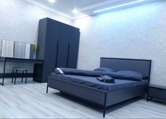 Сдам в аренду 3-ком. квартиру, 120 м2, Владикавказ, улица Зураба Магкаева, 83к5А