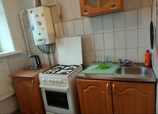 Сдам 1-ком. квартиру, 30 м2, Нижний Новгород, улица Профинтерна, 7А