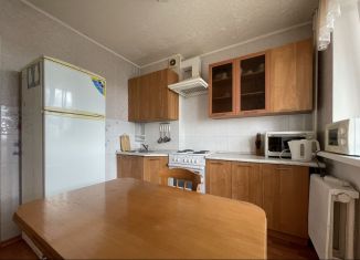 Сдаю в аренду 1-комнатную квартиру, 46 м2, Республика Башкортостан, Дуванский бульвар, 28/1