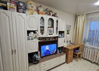 Продам 3-комнатную квартиру, 60 м2, Великие Луки, проспект Гагарина, 21к2