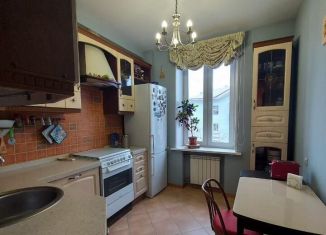 Продам 3-ком. квартиру, 66 м2, Озёрск, проспект Победы, 25