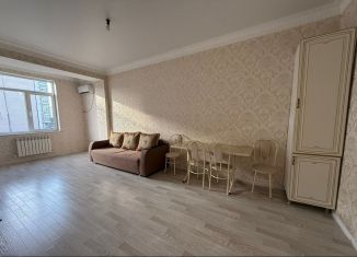 Сдаю двухкомнатную квартиру, 46 м2, Махачкала, Атланаульская улица, 6