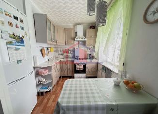 Продам двухкомнатную квартиру, 50 м2, Старый Оскол, Октябрьская улица, 27