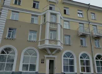 Торговая площадь на продажу, 212.6 м2, Серов, улица Площадь Металлургов, 3