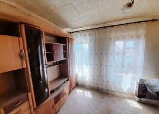 Продается 2-комнатная квартира, 32 м2, Астрахань, улица Куйбышева, 3