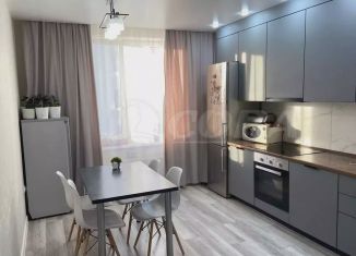 Продаю 3-комнатную квартиру, 70 м2, Тюмень, улица Константина Посьета, 10, ЖК Квартал 1964