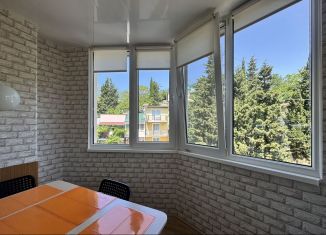 Продается 1-ком. квартира, 42.7 м2, посёлок городского типа Гурзуф, улица Соловьёва, 14А