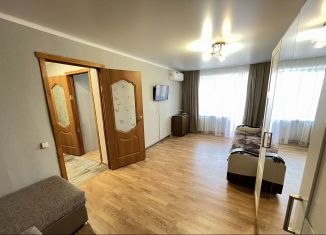 Сдаю 2-ком. квартиру, 45 м2, Республика Башкортостан, улица Аксакова, 7