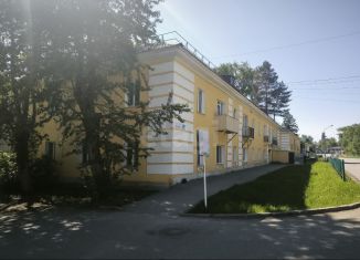 Продается 3-ком. квартира, 76.7 м2, Свердловская область, улица Ильича, 12