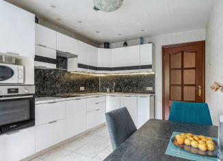 Продам трехкомнатную квартиру, 121 м2, Санкт-Петербург, Комендантский проспект, 27к1, муниципальный округ Юнтолово