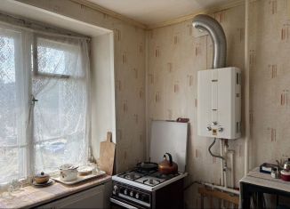 Продажа 3-ком. квартиры, 58 м2, Кинель, улица Орджоникидзе, 120