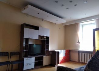 Сдача в аренду 2-ком. квартиры, 70 м2, Киров, улица Карла Маркса, 41