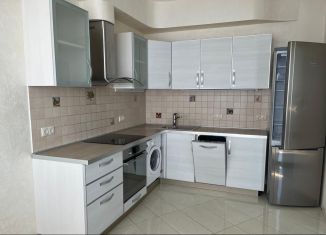 Сдаю в аренду 3-ком. квартиру, 140 м2, Сочи, Курортный проспект, 96А