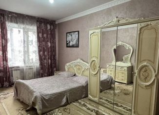 Аренда 2-ком. квартиры, 80 м2, Грозный, бульвар Султана Дудаева, 20, 7-й микрорайон