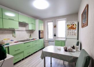 Продаю двухкомнатную квартиру, 52 м2, Чайковский, улица Декабристов, 36А