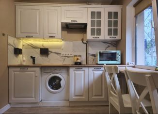 Сдам 2-комнатную квартиру, 55 м2, Сочи, Красноармейская улица, 21