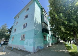 Продам 1-ком. квартиру, 28.8 м2, Майкоп, Краснооктябрьская улица, 52