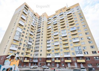 Продажа 2-ком. квартиры, 64 м2, Саратов, Гвардейская улица, 47/53