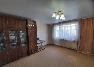 Продам 2-ком. квартиру, 43 м2, Екатеринбург, улица Бакинских Комиссаров, 62, Орджоникидзевский район